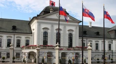 Ďalší prieskum potvrdzuje tesný výsledok. K palácu má bližšie Pellegrini