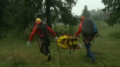 Na vrchole Kriváňa si chcela urobiť fotku. Blesk udrel do mobilu, prešiel telom a vyšiel cez topánku