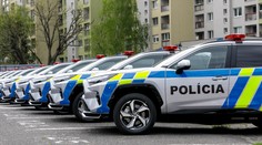 Desiatky policajtov zasahovali v obci Jelenec. Akcia mala súvisieť s detskou pornografiou a drogami