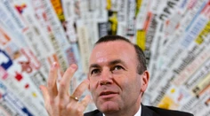 Šéf európskych ľudovcov Weber žiada v prípade Kuciak prešetriť väzby Kočnera na Smer