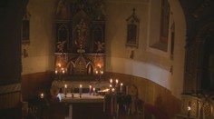 Kostol rozsvietili sviečky a lampáše. V Leviciach si pre adventnú rorátnu omšu pripravili zmenu