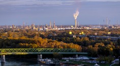 Ľudí v Bratislave vydesil silný zápach. V Slovnafte mala zlyhať technika, vo vzduchu bola zvýšená hladina benzénu