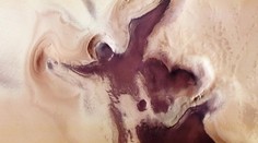 Vesmírna sonda objavila na Marse krajinu pripomínajúcu srdce, ktoré stráži obrovský anjel