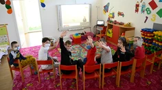 Škôlky sa pripravujú na otváranie. Prijať však môžu menej detí ako obvykle
