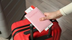 Slováci majú plné zuby domácej politiky. Veľká časť z nich chce práve pre ňu odísť do inej krajiny