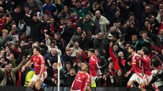 VIDEO: Bláznivý zápas, ktorý ostane nezabudnuteľný. Hrdinom Manchestru United sa stal často kritizovaný hráč