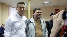 Je Navaľného politická kariéra na konci? Súd ho uznal vinným z korupcie