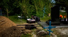 Pri Kyjeve našli v jednom z hrobov telo zastreleného Čecha