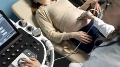 Rakovinou prsníka trpia čoraz častejšie tehotné a ženy na materskej. Príznaky si zamieňajú s hormonálnymi zmenami