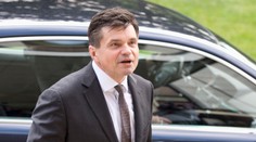 Čo bude ďalej s ministrom školstva?  Kauzou s eurofondami si nabaľuje problémy