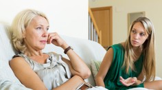 Žena sa zotavovala po cisárskom reze. Svokra jej zatiaľ premenovala dieťa