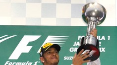 Hamilton vyhral v Japonsku a zvýšil náskok pred Rosbergom