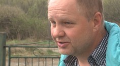 Zúfalý muž už pobehal všetky úrady. Nikto mu nechce dať doklady