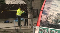 V Kostoľanoch našli zamrznuté telo v potoku