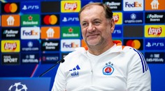 Slovan kvôli City cestoval na ligu lietadlom. Weiss: Ak nám ľudia po zápase zatlieskajú, budem spokojný
