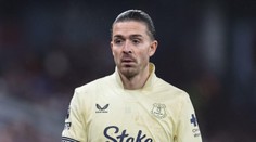 FOTO: Hviezdny anglický futbalista to prehnal. Po hodine v podniku bol úplne na mol