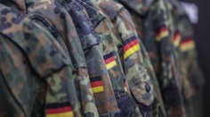 Ak sa neprihlási dostatok dobrovoľníkov, zaveďme povinnú vojenčinu, navrhujú nemeckí konzervatívci