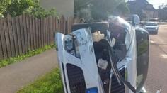 Za volant si mamička sadla na mol opitá. So štvorročnou dcérou sa v aute prevrátili na bok