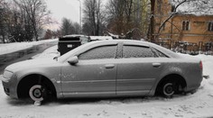 Luxusné auto si našla na betónových kockách: Krutá realita v Banskej Bystrici