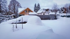 Do niektorých kútov Slovenska dorazila rozprávková zima. Pozrite si fotky z najzasneženejších obcí