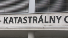 S prístupom do katastra to vraj vyzerá nádejnejšie. Dostať sa dá k niektorým plnohodnotným potvrdeniam