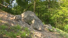 V obci Sucháň majú tajomný kameň, ktorý trúbi. Odkiaľ sa tam vzal?