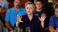 Náskok Clintonovej pred Trumpom sa zmenšil iba na tri percentá
