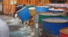 Skladoval rádioaktívny materiál aj výbušniny. Obvinený muž tvrdí, že nevie, odkiaľ odpad pochádza