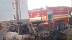 Mladý vodič vletel do rodinného domu, kde sa jeho auto vznietilo. Nehodu neprežil
