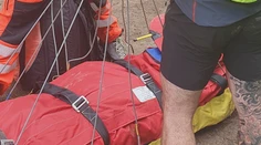 Pri intenzívnej búrke sa vážne zranilo dievča (15). Tínedžerku zasiahol odlomený konár