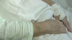 Babičku okradli priamo na smrteľnej posteli. Chybu vraj urobili príbuzní