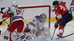 NHL: Florida zdolala NY Rangers, bratia Boqvistovci zariadili víťazný gól. Hellebuyck s čistým kontom