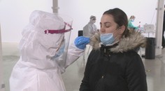 Vyčerpaní zdravotníci si nevedia predstaviť účasť na plošnom testovaní. Krajčí na nich nechce tlačiť