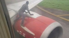 VIDEO: Cestujúci na palube lietadla neverili vlastným očiam. Muž vyskočil na krídlo počas štartu