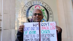 Britský najvyšší súd rozhodol. Plán vlády deportovať migrantov do Rwandy je nezákonný