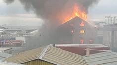 Obrovský požiar v Seredi. Horela skladová hala