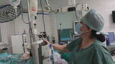 Slovensko má najviac lekárov a sestier za 15 rokov. Vieme, prečo aj tak mesiace čakáme na operácie