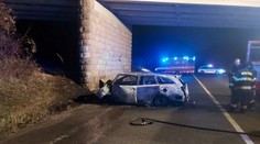 Brutálna nehoda pri Nitre. Všetko zhorelo do tla, obeť sa nedá identifikovať