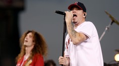 Zomrel americký spevák a frontman skupiny Smash Mouth Steve Harwell (†56), preslávil ho hit zo známej rozprávky