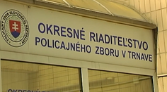 Policajt, ktorý mal znásilniť svoju kolegyňu, už nesedí v cele. Stíhať ho budú na slobode