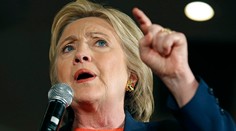 Clintonová kritizovala šéfa FBI za oznámenie vyšetrovania e-mailov pred voľbami