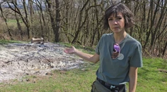 Po smrteľnom útoku medveďa v Detve niekto zahladil stopy. Vnadisko zasypali, fotopasca zmizla