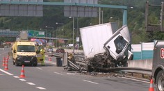 Hrozivo vyzerajúca nehoda na obchvate B. Bystrice: Vodič kamióna mal neuveriteľné šťastie