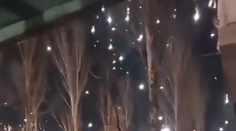 VIDEO: Dážď, ktorý prepáli aj oceľ. Rusi údajne použili jednu z najkrutejších zbraní