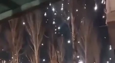 VIDEO: Dážď, ktorý prepáli aj oceľ. Rusi údajne použili jednu z najkrutejších zbraní