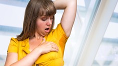 Robia sa vám pod pazuchami mapy? Príčinou môže byť aj choroba