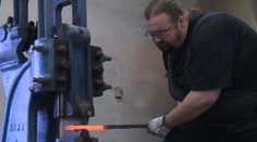 Slovensko sa blyslo vo svete. Tento muž vyrába unikát