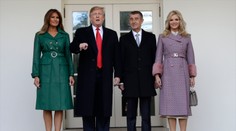 Babiš v Bielom dome: Trumpovi daroval pištoľ z unikátnej série