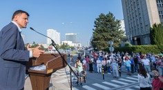 Matovič s Hlinom protestovali pod oknami Sakovej
