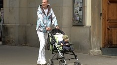 Politici sľúbili čerstvým otcom platenú dovolenku. Zisťovali sme podrobnosti